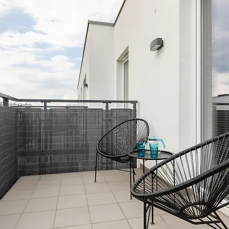 Trendy Warsaw Apartment With 2 Bedrooms, Balcony & Parking By Noclegi Renters Exterior photo