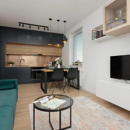 Trendy Warsaw Apartment With 2 Bedrooms, Balcony & Parking By Noclegi Renters Exterior photo