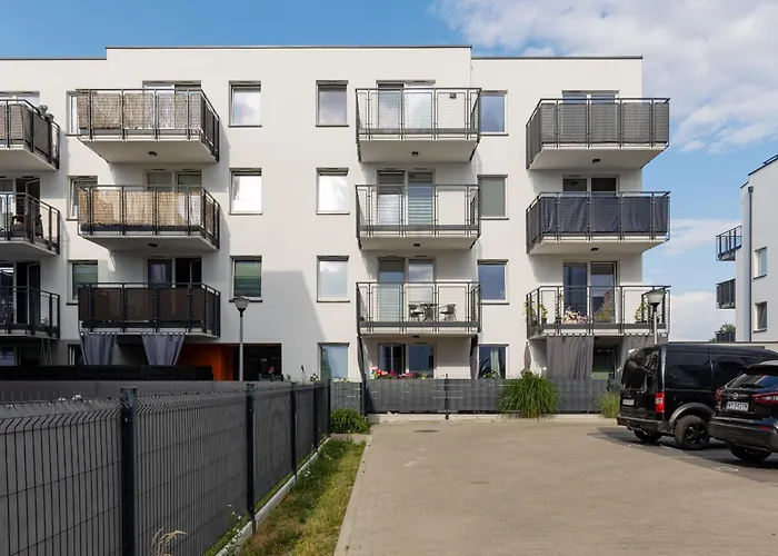 Trendy Warsaw Apartment With 2 Bedrooms, Balcony & Parking By Noclegi Renters