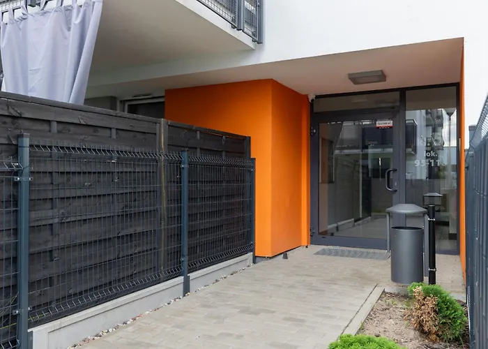 Trendy Warsaw Apartment With 2 Bedrooms, Balcony & Parking By Noclegi Renters