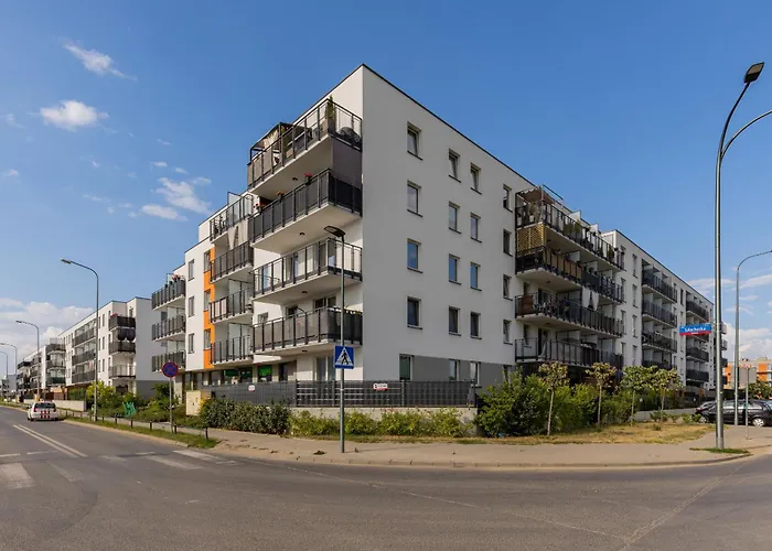 Trendy Warsaw Apartment With 2 Bedrooms, Balcony & Parking By Noclegi Renters